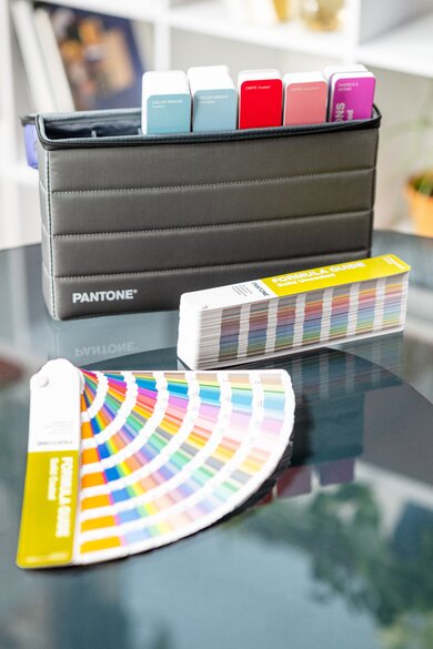 GPG304CPortableGuideStudio2.jpg